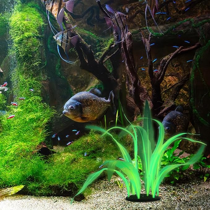 Styquenzer Silk Aquarium Plants, 7 Inch Tall Floating Glowing Decoration Plant Simulation Artificial Aquarium Plant Silk Fish Plants for Betta Fish Tank Decor Accessories, Green