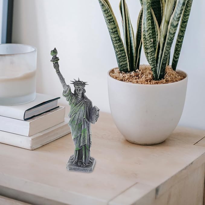 ULTECHNOVO Statue of Liberty Ornament 7.8 Inch Resin Fish Tank Decoration Small USA Souvenir Miniature Office Desk and Garden Accent