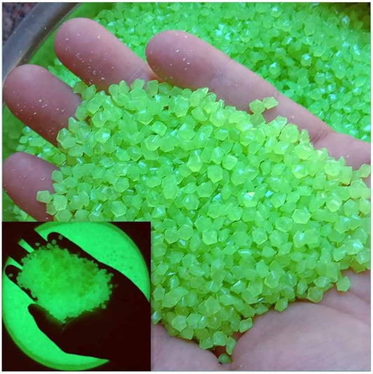 8000Pcs Glow in The Dark Rock Outdoor Decorations 200g Luminous Gravel Small Pebble Decoration Suitable for Garden Fish Tank Aquarium Flowerpot Walkway（Green）