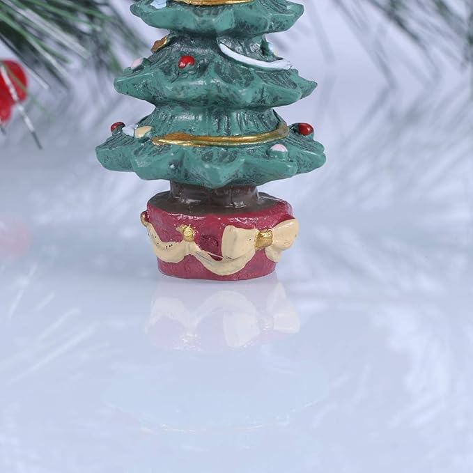Resin Christmas Tree Ornament for Aquarium Fish Tank - Mini Nativity Scene Pine Tree Decoration, Creative Holiday Decor for Betta Tanks, Fairy Garden Crafts, Desktop Xmas Village Accessories - 8x4 cm