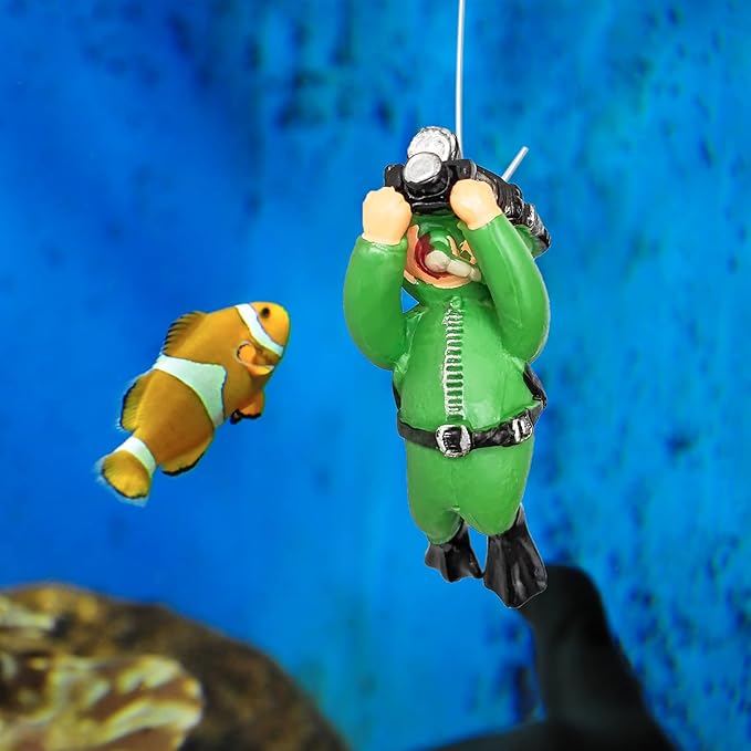 Philbinden 4 Pack Floating Fish Tank Decorations，Cute Little Diver Aquarium Decoration Cartoon Fish Playmate with Floating Device Fish Tank Accessories