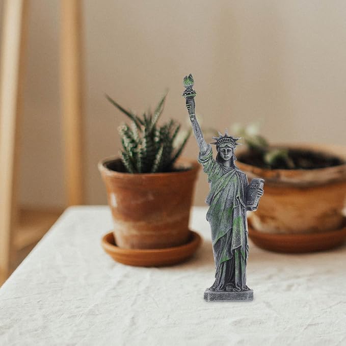 ULTECHNOVO Statue of Liberty Ornament 7.8 Inch Resin Fish Tank Decoration Small USA Souvenir Miniature Office Desk and Garden Accent