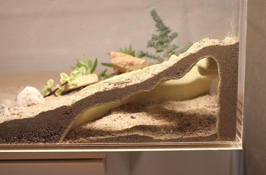 Aquarium/Terarrium Corner Cave Shelter, Burrowing Fish Tunnel Shelter with Sand Slope Design, Decor for Reptiles, Fish and Shrimp, Catfish, Shrimp and Small Aquatic Pets (Beige)