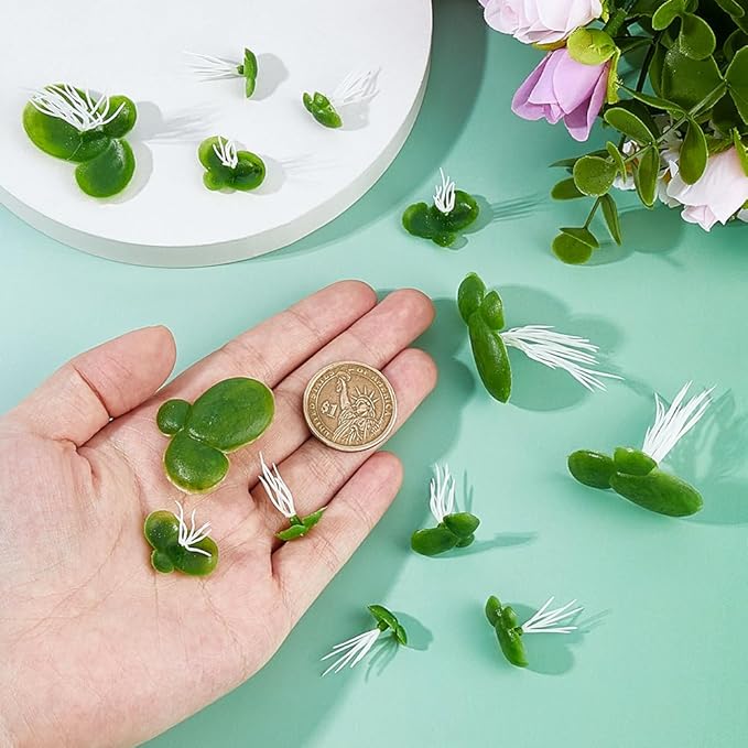 SUPERFINDINGS 90PCS 3 Sizes Artificial Floating Duckweed Plastic Aquarium Floating Plant Artificial Floatings Plants Fish Tank Plant Simulation Floatings Plants for Fish Tank Aquariums