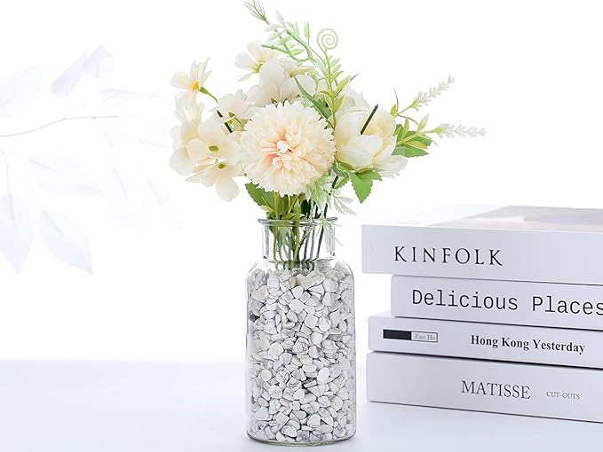 QINJIEJIE White Howlite Crystals Chips Natural Stone Gravel Bulk Crushed Rocks Pieces Polished Quartz Stone 0.55Lbs Decorative Fish Tank Pebbles Vase Filler Irregular Shaped Tumbled Gemstone for Home