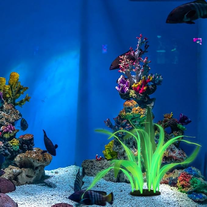 Styquenzer Silk Aquarium Plants, 7 Inch Tall Floating Glowing Decoration Plant Simulation Artificial Aquarium Plant Silk Fish Plants for Betta Fish Tank Decor Accessories, Green