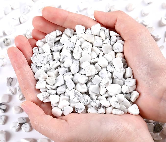 QINJIEJIE White Howlite Crystals Chips Natural Stone Gravel Bulk Crushed Rocks Pieces Polished Quartz Stone 0.55Lbs Decorative Fish Tank Pebbles Vase Filler Irregular Shaped Tumbled Gemstone for Home
