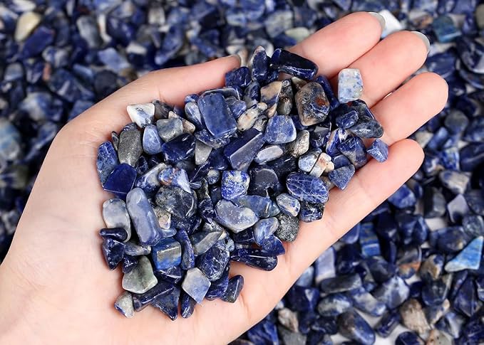 LAIDANLA Sodalite 1lb Crystal Polished Tumbled Stones Irregular Shaped Crystal Chips Bulk Natural Gemstone Aquarium Gravel Rocks Vase Filler Fish Tank Gravel Home Decoration