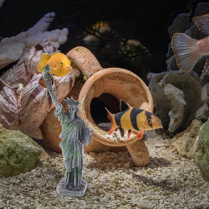 ULTECHNOVO Statue of Liberty Ornament 7.8 Inch Resin Fish Tank Decoration Small USA Souvenir Miniature Office Desk and Garden Accent