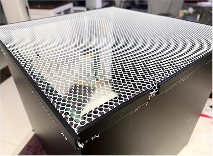 LZMZMQ Magnetic Aquarium Cover Lid, Adjustable Size Rectangle Terrarium Top Covers Aquarium Hood, DIY Anti-Jumping Net Cover Mesh Fish Tank Lids, Cut At Will(L31.5xW13.8in/80x35cm)