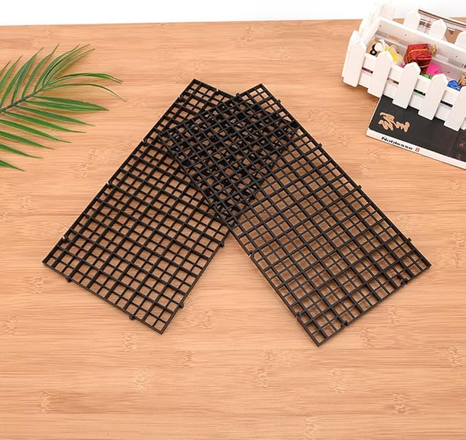 4 Pcs Aquarium Grid Divider Tray Egg Crate Aquarium Fish Tank Filter Bottom Isolation Board Partition Net Pane for Mixed Breeding,Black