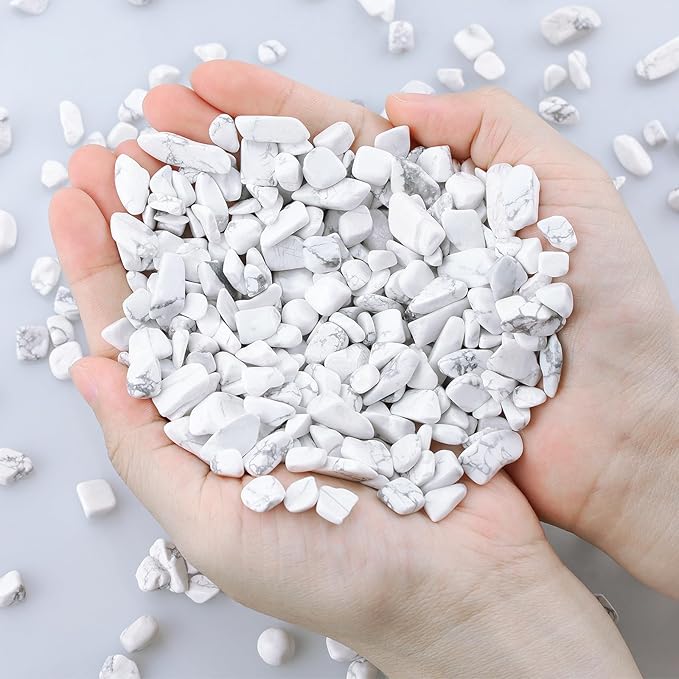 ZHIYUXI Howlite Crystal Chips Bulk Fish Tank Decorations Aquarium Rocks Gravel Vase Filler Stones Crystals for Candle Making Witch Kit Gravel for Plants Quartz Sand Gemstone 0.22 lbs