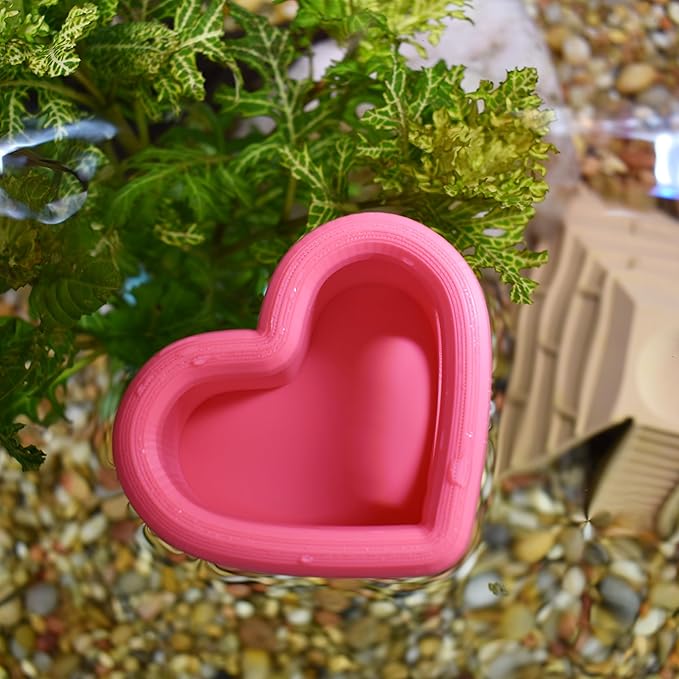 Heart Shaped Floating Fish Feeder, Floating Feeding Station, Aquarium Feeding Bowl, Unique Heart Shape Design, 3.3 x 2.7 x 1.8 Inches,