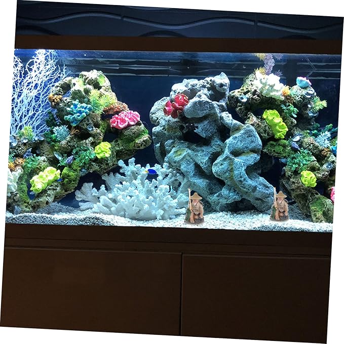 2pcs Fisherman Figurine Garden Decoration Realistic Resin Ornaments for Aquarium and Sand Table Decor for Indoor and Outdoor Use Random