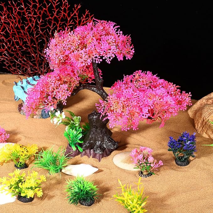 Toyvian Realistic Fish Tank Plants Set Aquarium Decorations Simulated Water Plants Betta Fish Tank Accessories Plastic Aquarium Plants Fade-Resistant 10.62X9.44X3.74 Inches
